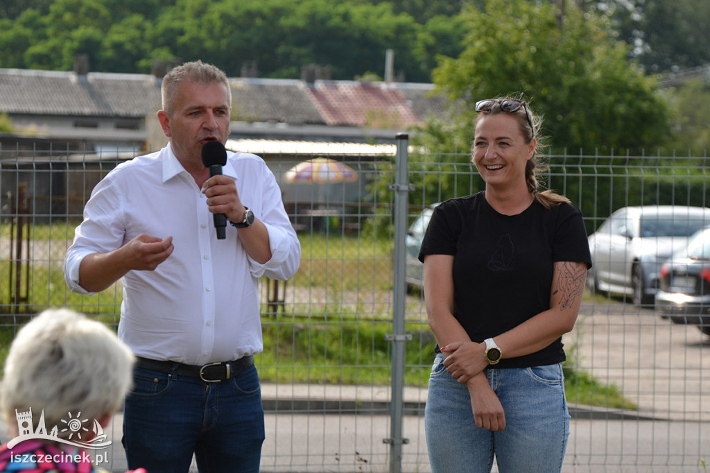 O lokalnych problemach, drożyźnie i nadziei... Bartosz Arłukowicz spotkał się z mieszkańcami Turowa