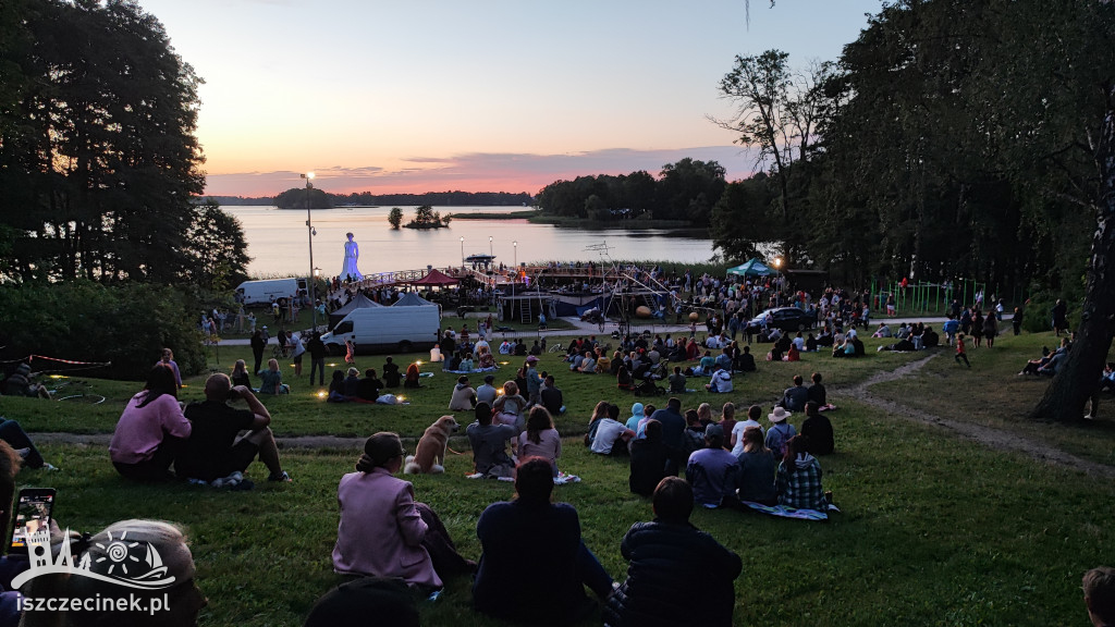 Koncert operowy, podróże Guliwera i pokaz ognia. Za nami I dzień Art Pikniku
