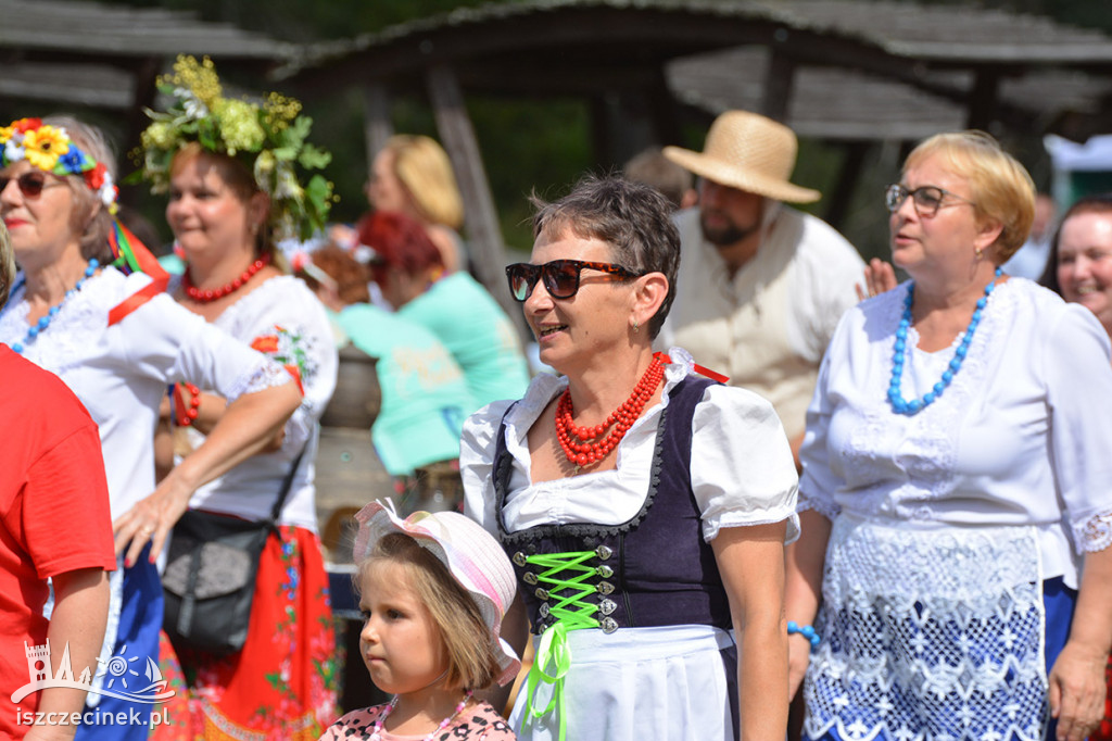 Strażniczki tradycji i ludowych zwyczajów. Koła Gospodyń Wiejskich spotkały się w Białym Borze.