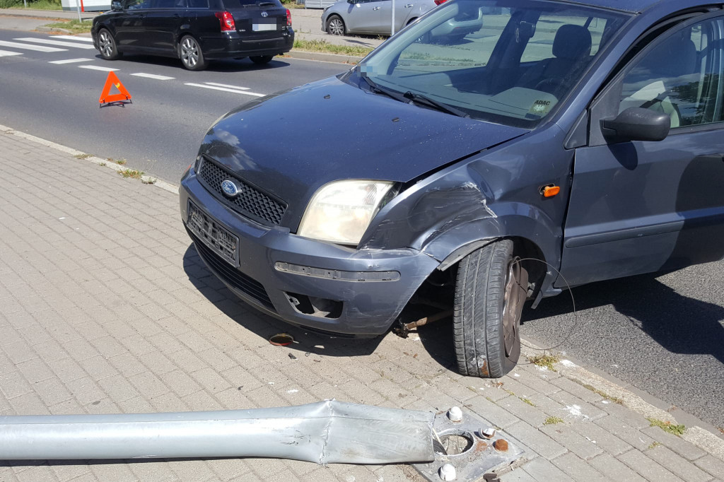 Po alkoholu wsiadł za kierownicę. Tak to się skończyło...