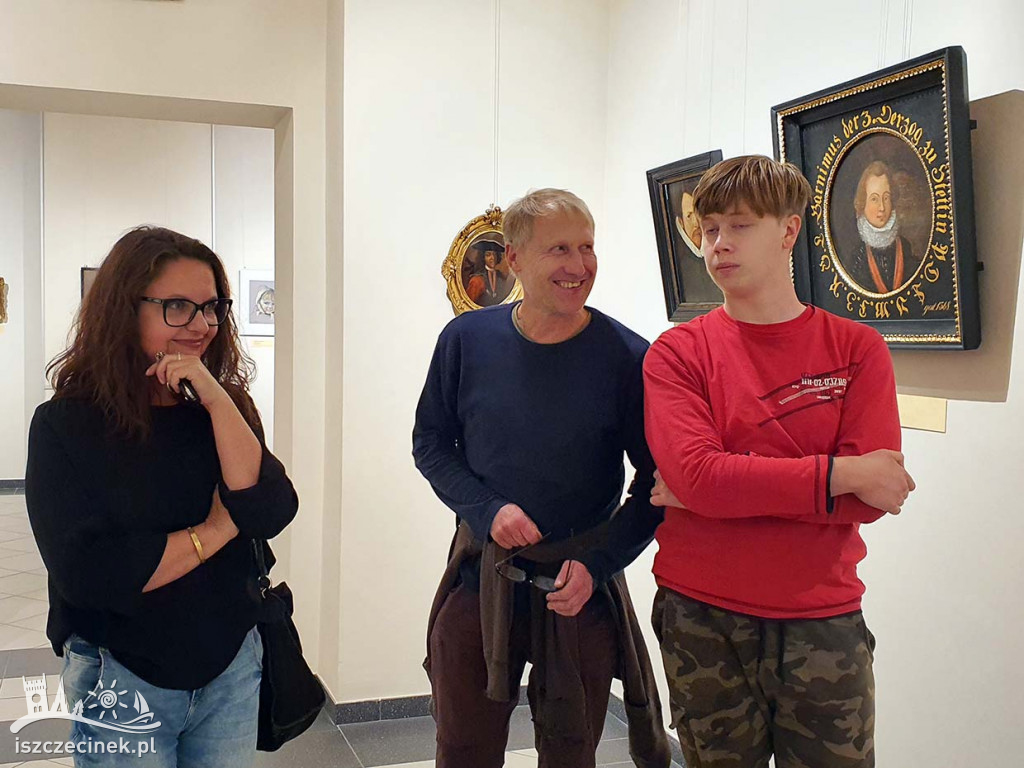 Od księcia Jana Fryderyka, do bezimiennej dziewczynki. Portrety Pomorzan na wystawie w Muzeum Regionalnym.