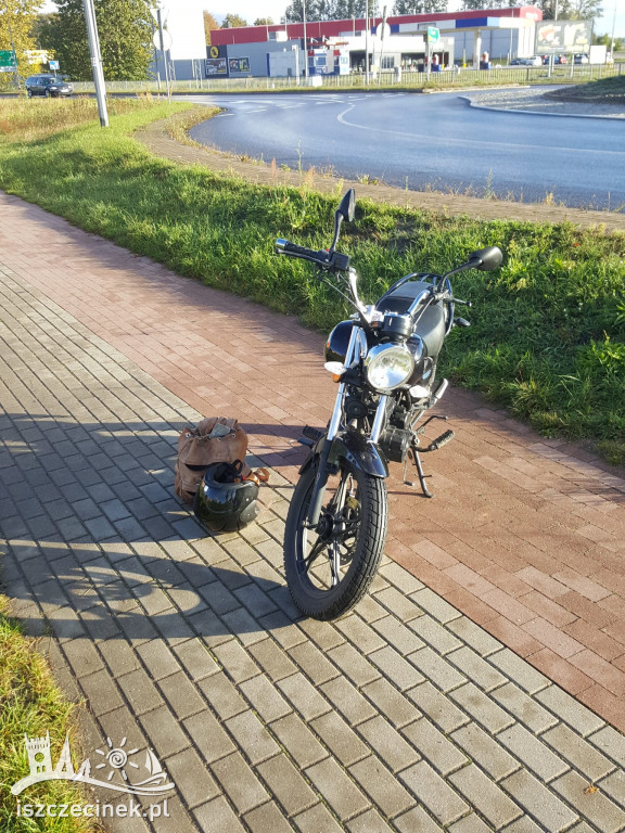 Uwaga! Ślizgawka na ulicach! Rozlana ropa.