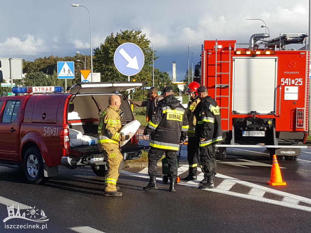 Uwaga! Ślizgawka na ulicach! Rozlana ropa.