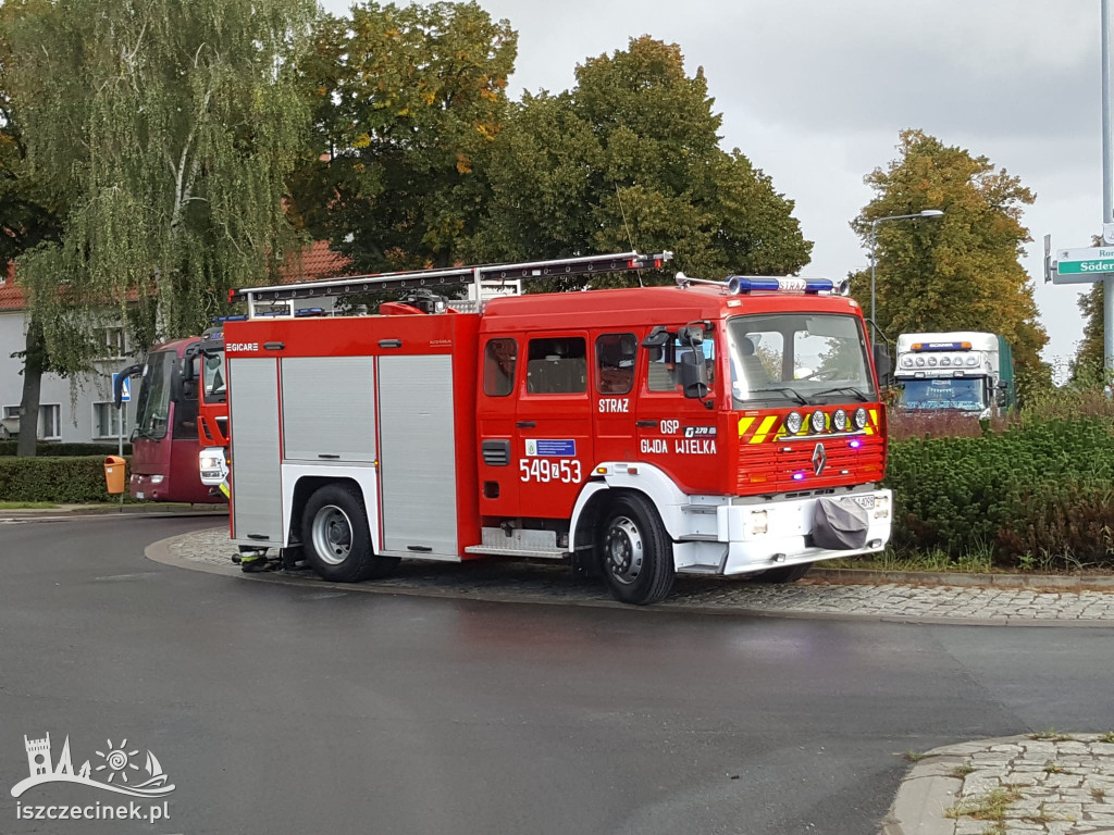 Uwaga! Ślizgawka na ulicach! Rozlana ropa.