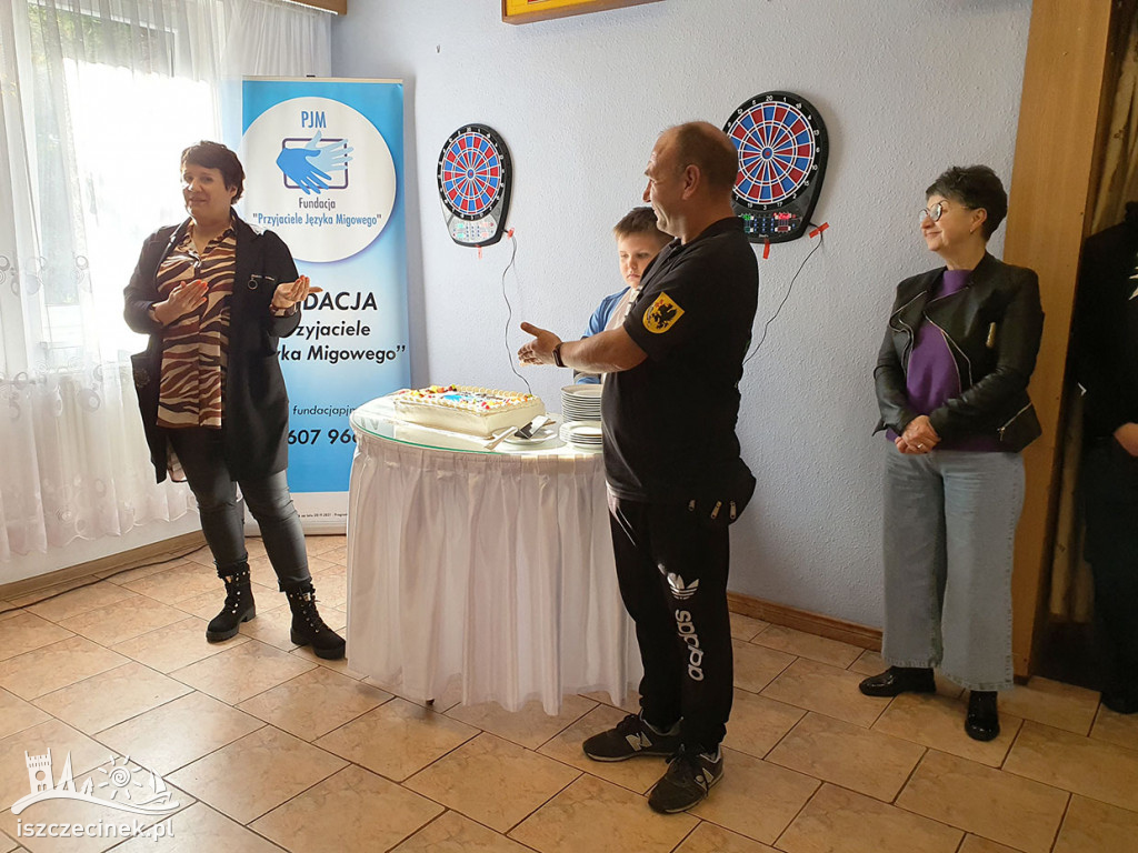 Rozmigany Szczecinek 2022. Migali i grali z darta.