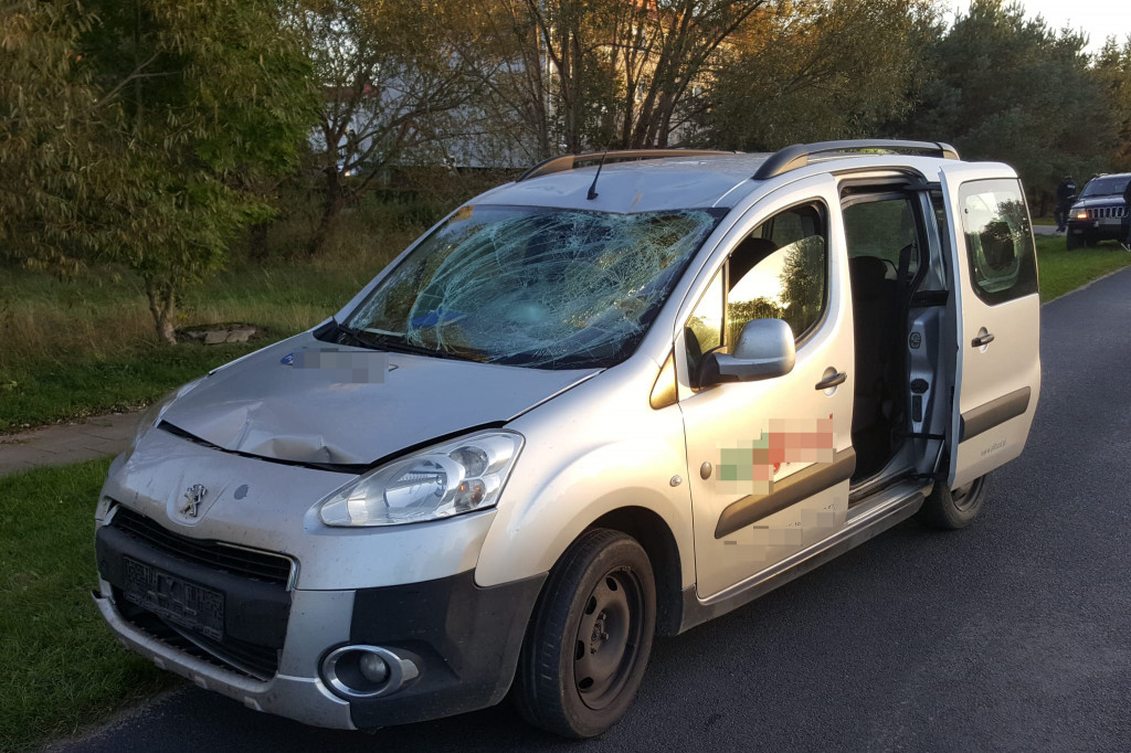 14-latek na crossie zderzył się z samochodem dostawczym. Chłopiec trafił do szpita