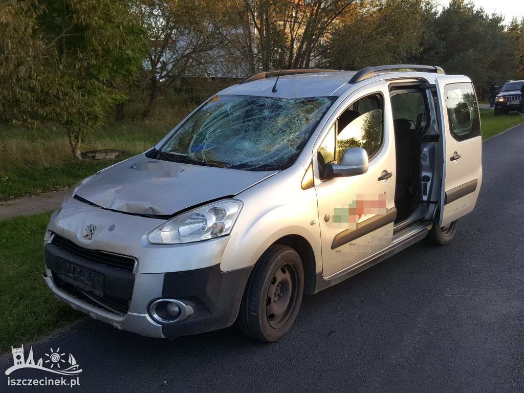 14-latek na crossie zderzył się z samochodem dostawczym. Chłopiec trafił do szpita