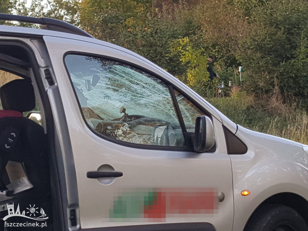 14-latek na crossie zderzył się z samochodem dostawczym. Chłopiec trafił do szpita