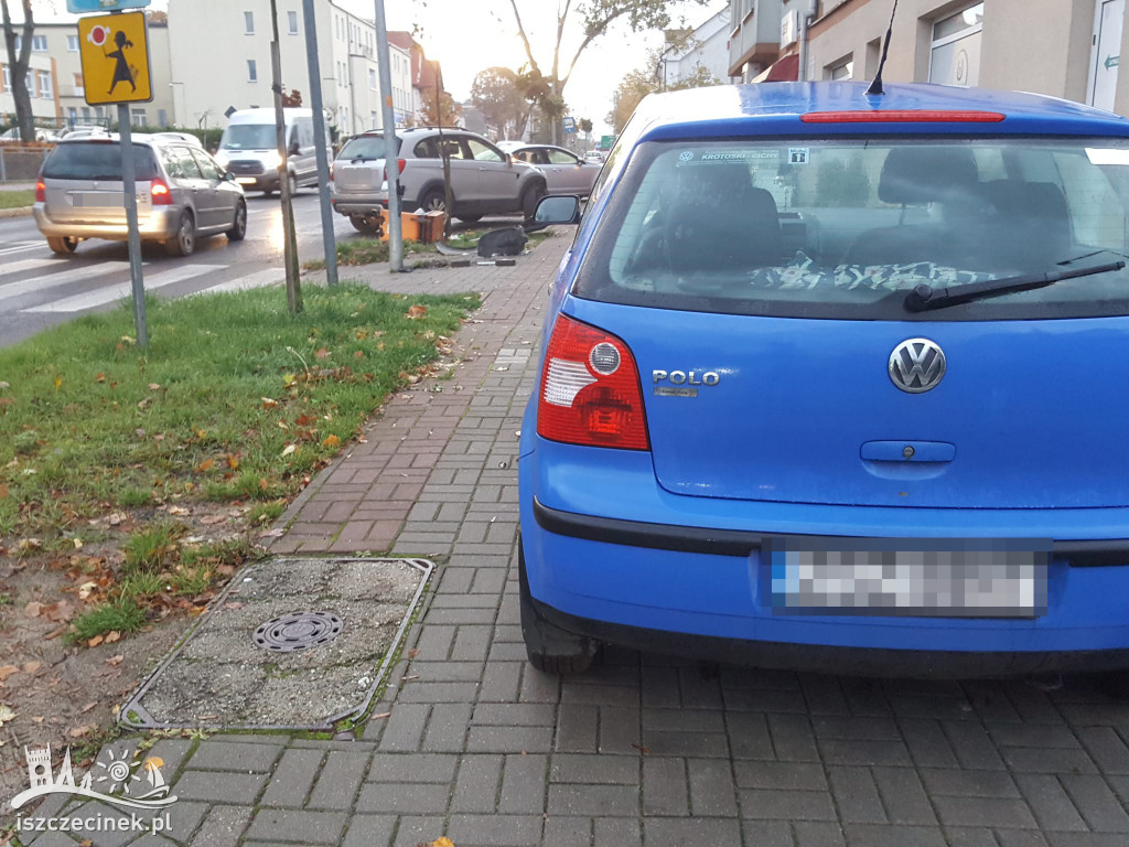 Poranna stłuczka na Kościuszki. Rozbite auta i infrastruktura drogowa