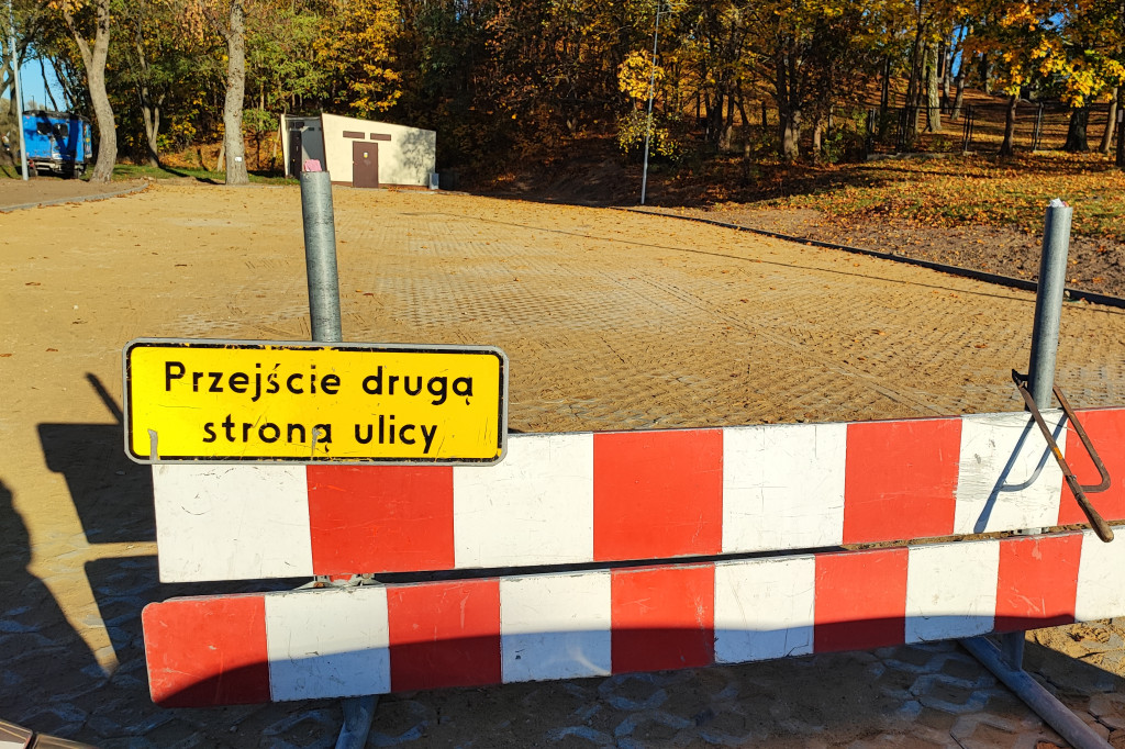 Nowy parking przy cmentarzu gotowy na 1 listopada? Jest na to duża szansa