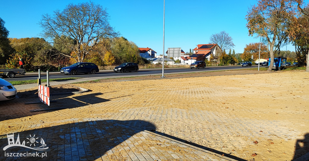 Nowy parking przy cmentarzu gotowy na 1 listopada? Jest na to duża szansa
