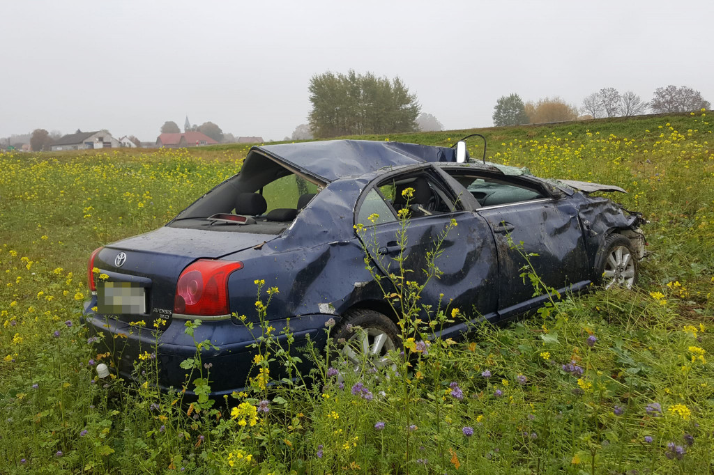 Toyota dachowała na DK-20. Wcześniej był poślizg