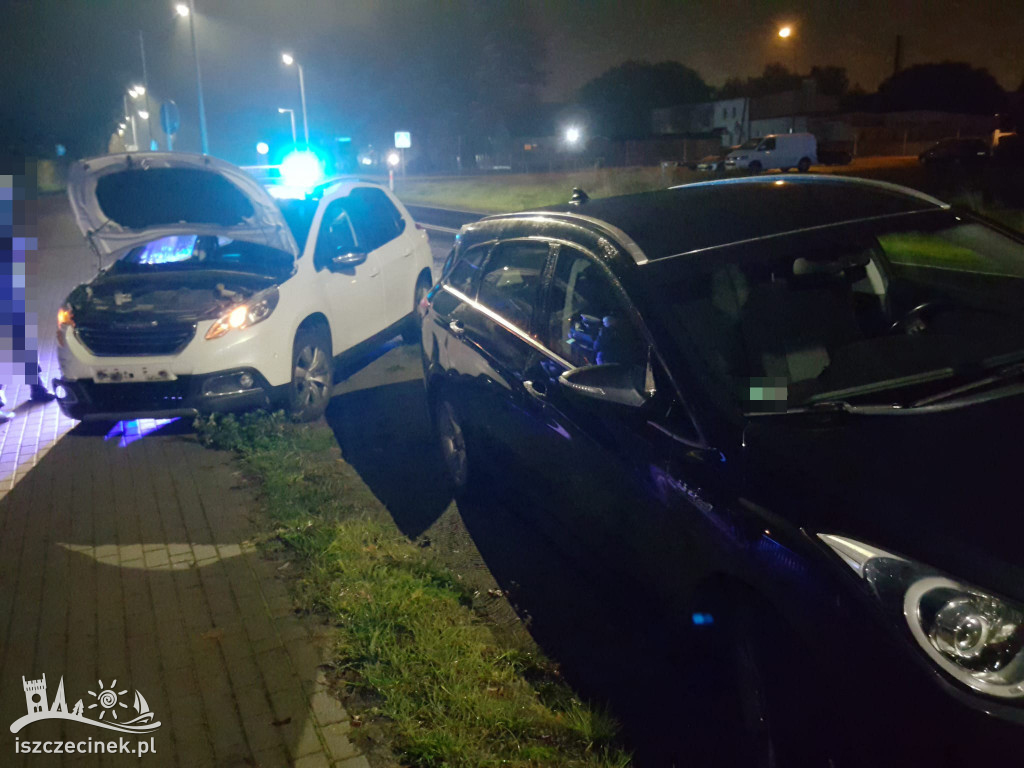 Podwójna kolizja na skrzyżowaniu