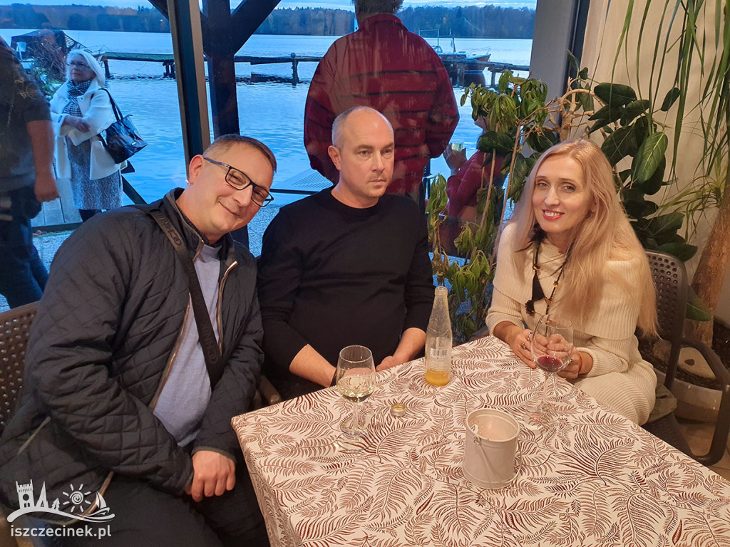 Portrety według Bożeny Obłamskiej – ciekawa wystawa w „Jolce”