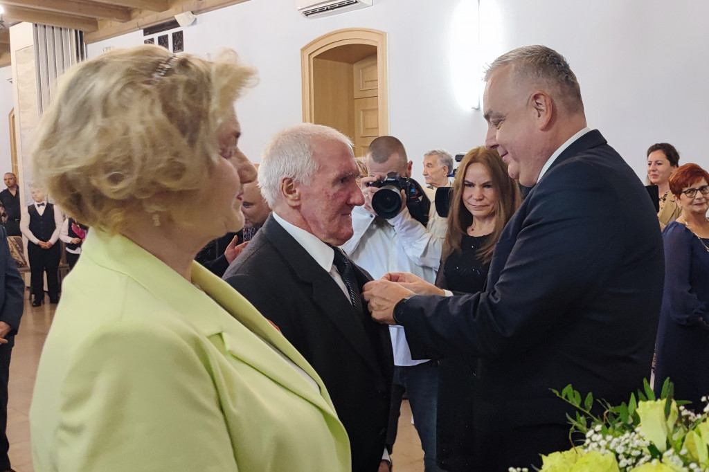 Osiem par po pięćdziesięciu latach znów powiedziało sobie „tak”