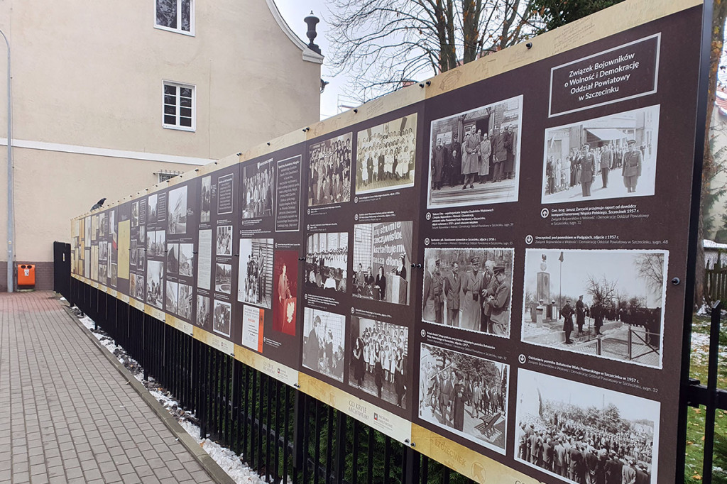 Jubileuszowa wystawa „pod chmurką”.  70-lecie Archiwum Państwowego w Szczecinku