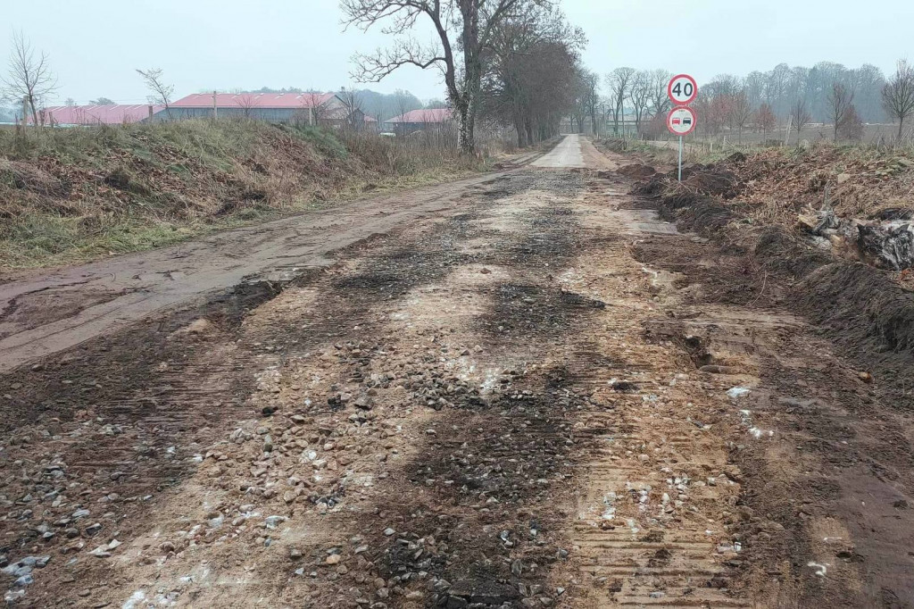 Trwa przebudowa odcinka drogi Juchowo – Radacz. Kiedy koniec prac?