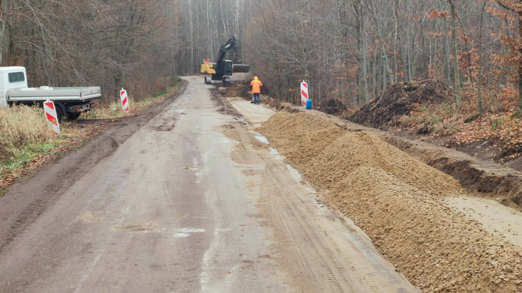 Trwa przebudowa odcinka drogi Juchowo – Radacz. Kiedy koniec prac?