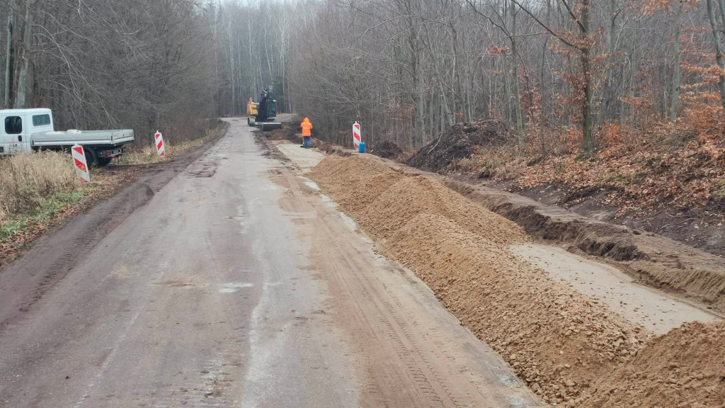 Trwa przebudowa odcinka drogi Juchowo – Radacz. Kiedy koniec prac?