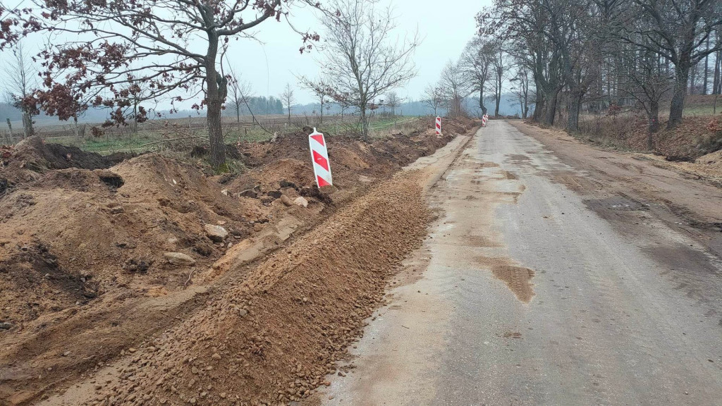 Trwa przebudowa odcinka drogi Juchowo – Radacz. Kiedy koniec prac?