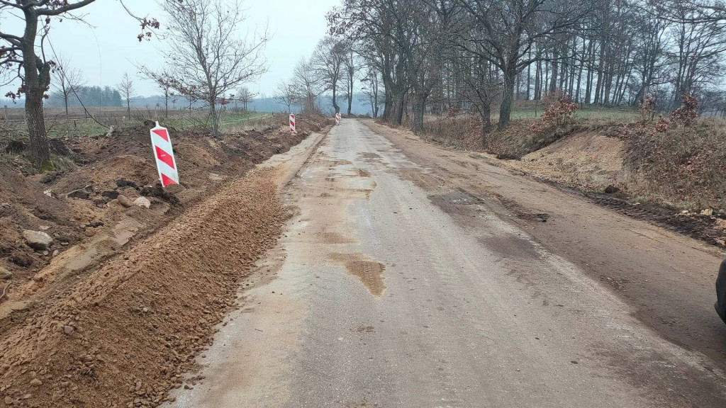 Trwa przebudowa odcinka drogi Juchowo – Radacz. Kiedy koniec prac?