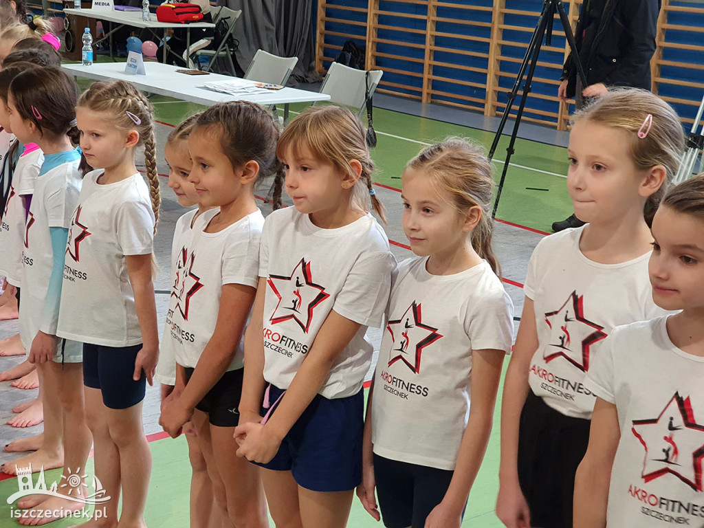 Akrobatyczne mikołajki w Szkole Podstawowej nr 6.