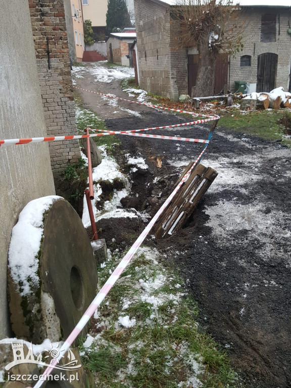 BIAŁY BÓR. Przepust zapadł się pod śmieciarką