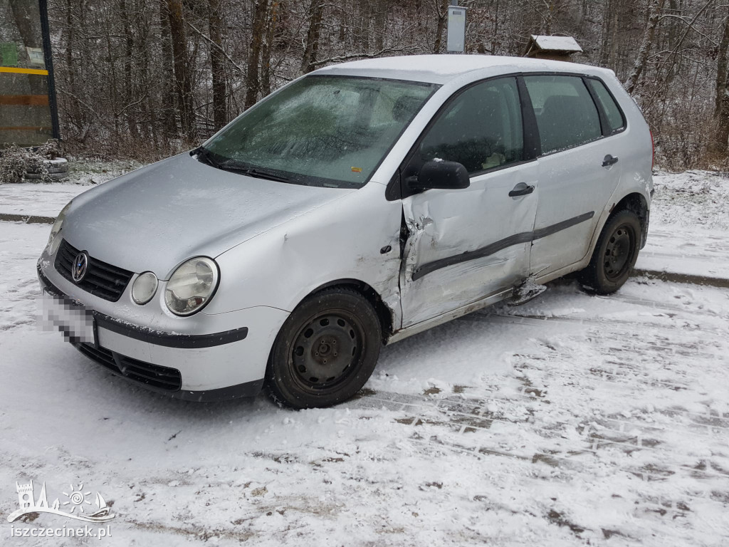 KĄDZIELNIA. Zderzenie dwóch samochodów. Jest osoba ranna