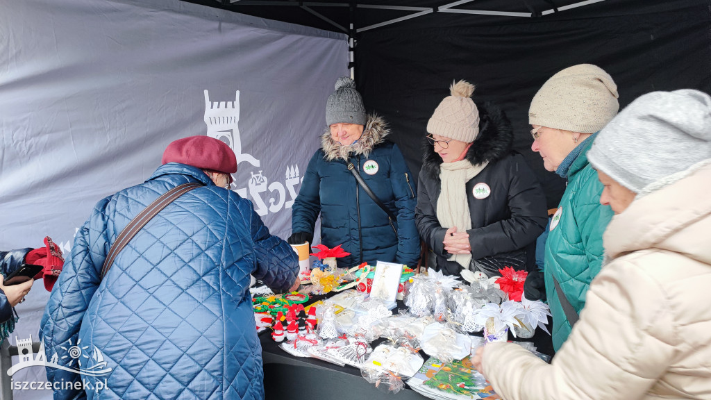 Panie z SAK zaprosiły na kolejny świąteczny kiermasz