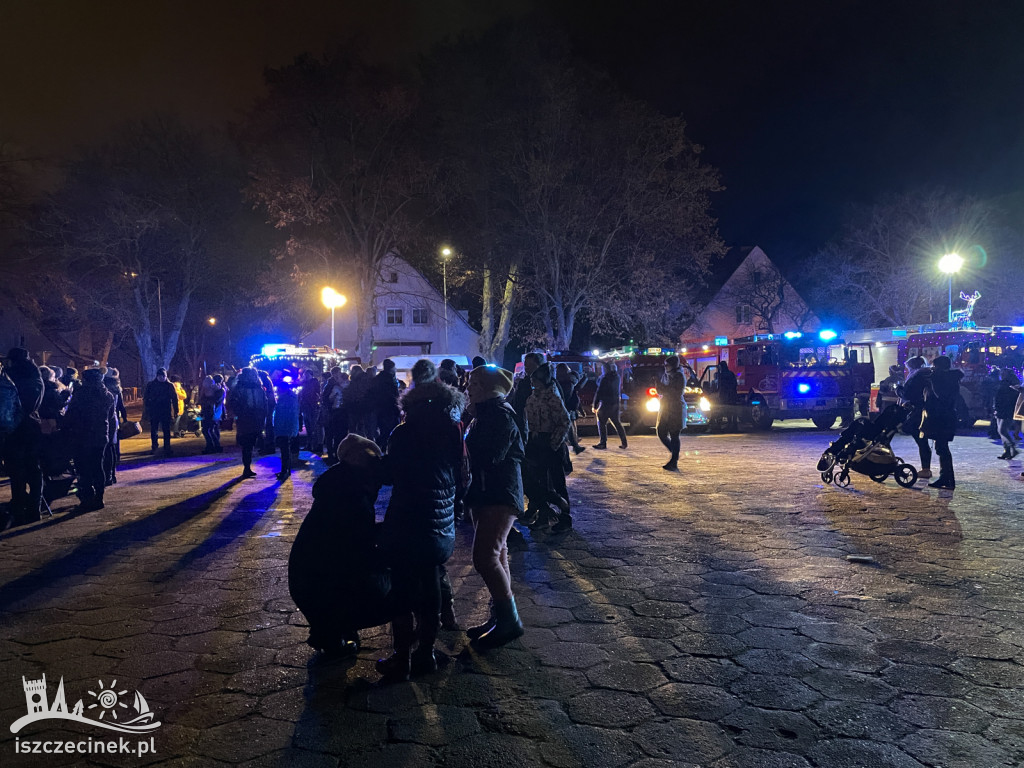 Strażacki Konwój Św. Mikołaja odwiedził mieszkańców regionu. Finał w Szczecinku