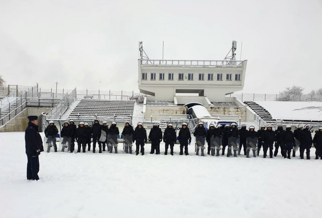 Szczecineccy policjanci szkolili się na stadionie Gwardii Koszalin