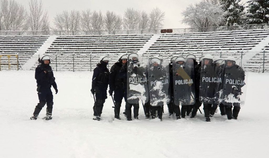 Szczecineccy policjanci szkolili się na stadionie Gwardii Koszalin