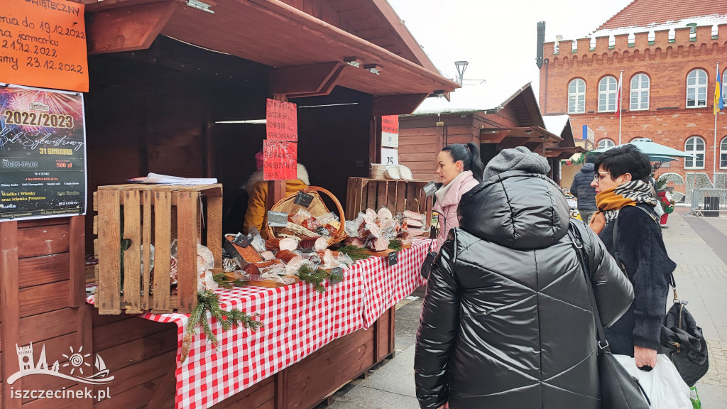 W centrum miasta rozpoczął się świąteczny jarmark