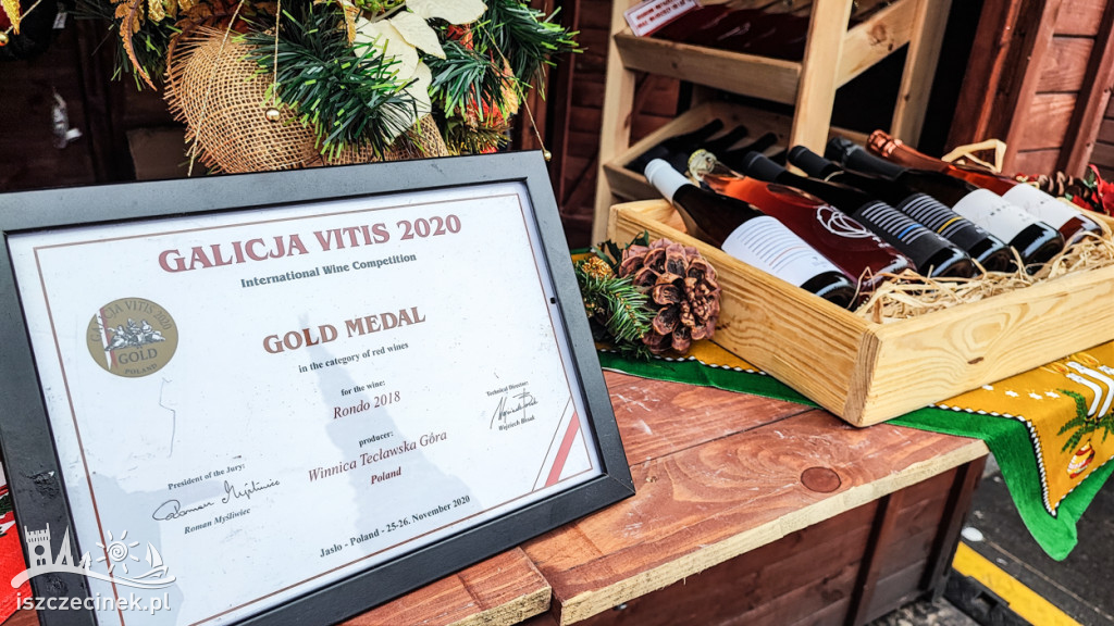 W centrum miasta rozpoczął się świąteczny jarmark