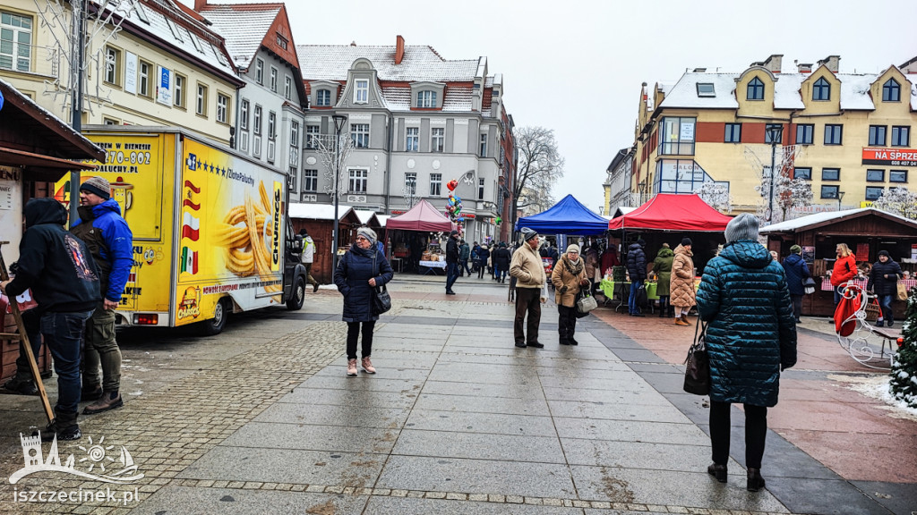 W centrum miasta rozpoczął się świąteczny jarmark