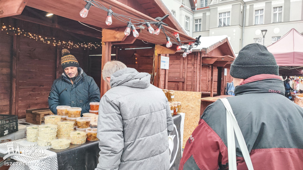 W centrum miasta rozpoczął się świąteczny jarmark