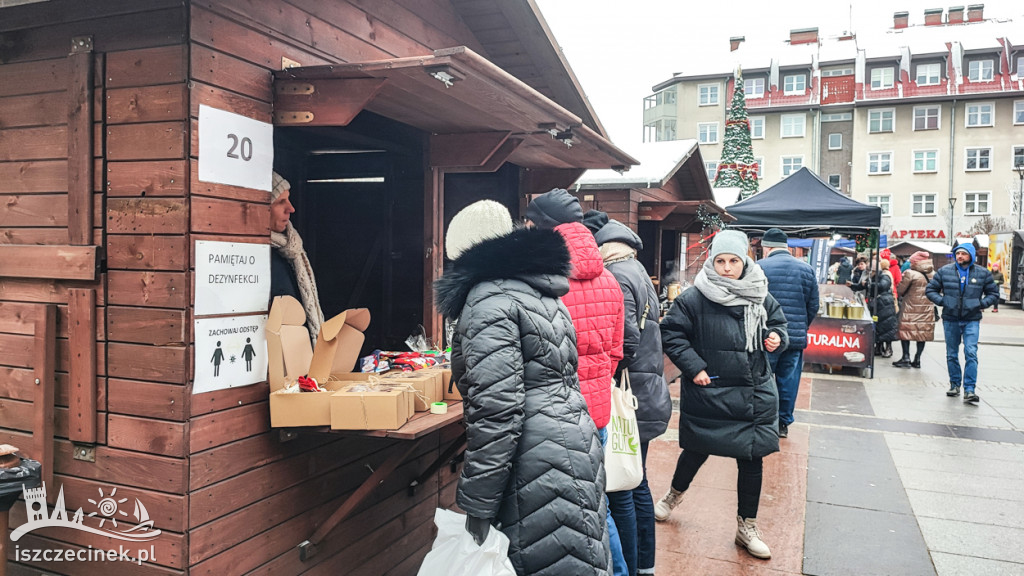 W centrum miasta rozpoczął się świąteczny jarmark
