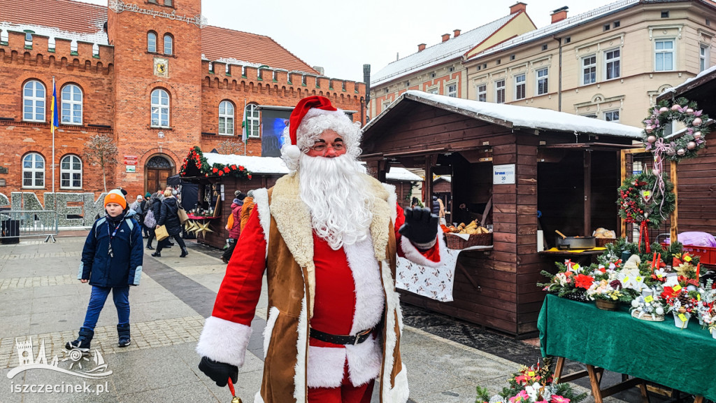 W centrum miasta rozpoczął się świąteczny jarmark