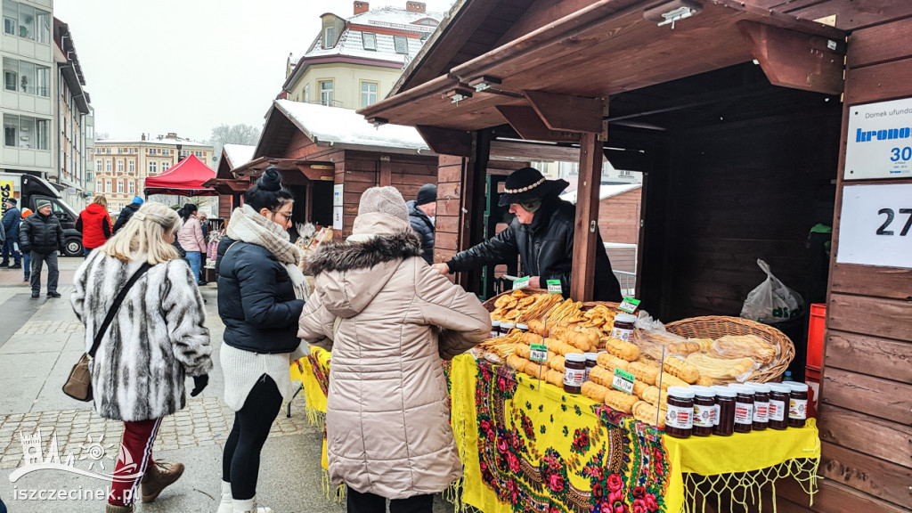 W centrum miasta rozpoczął się świąteczny jarmark