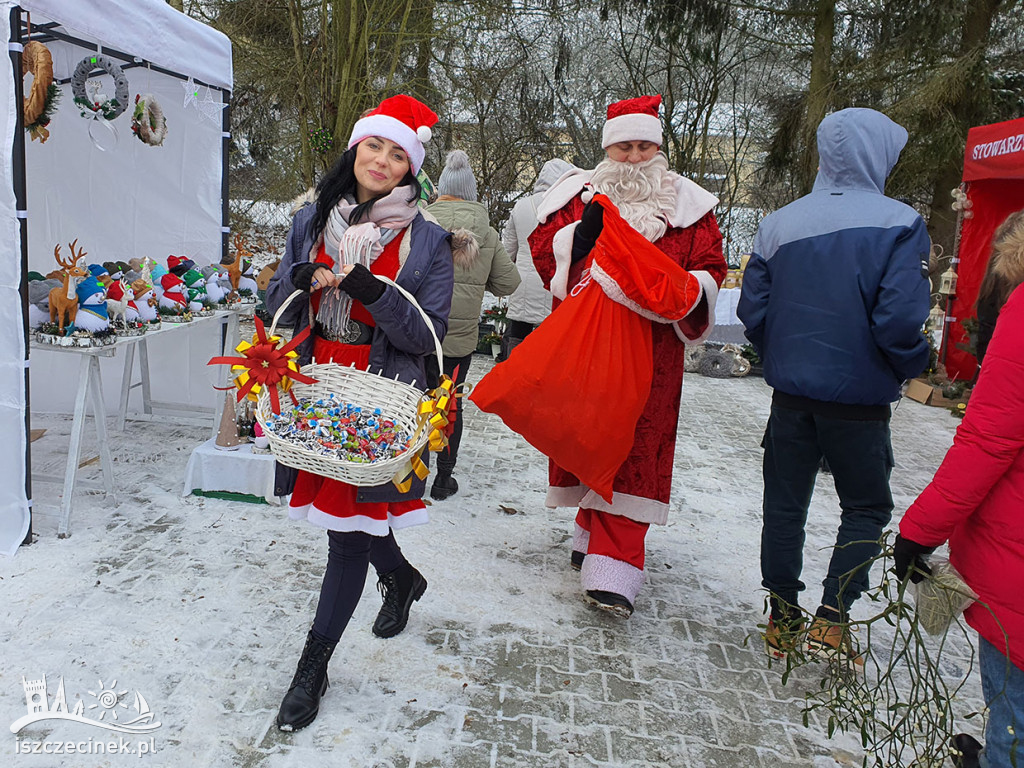 Dla każdego coś dobrego. Udany kiermasz świąteczny w Sporem.
