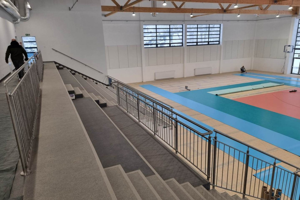 Jest później i drożej niż planowano. Finiszuje budowa hali sportowej