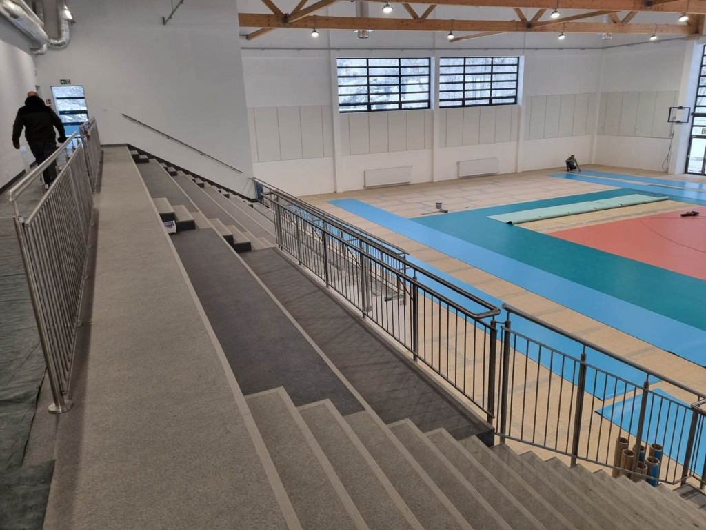 Jest później i drożej niż planowano. Finiszuje budowa hali sportowej