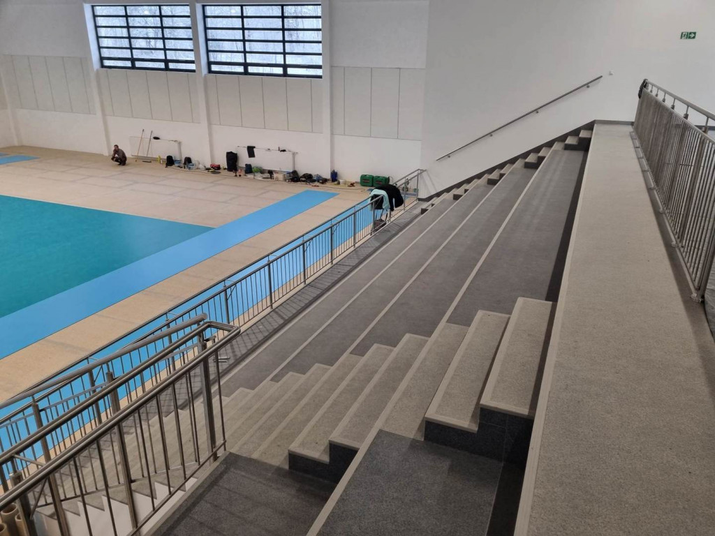 Jest później i drożej niż planowano. Finiszuje budowa hali sportowej