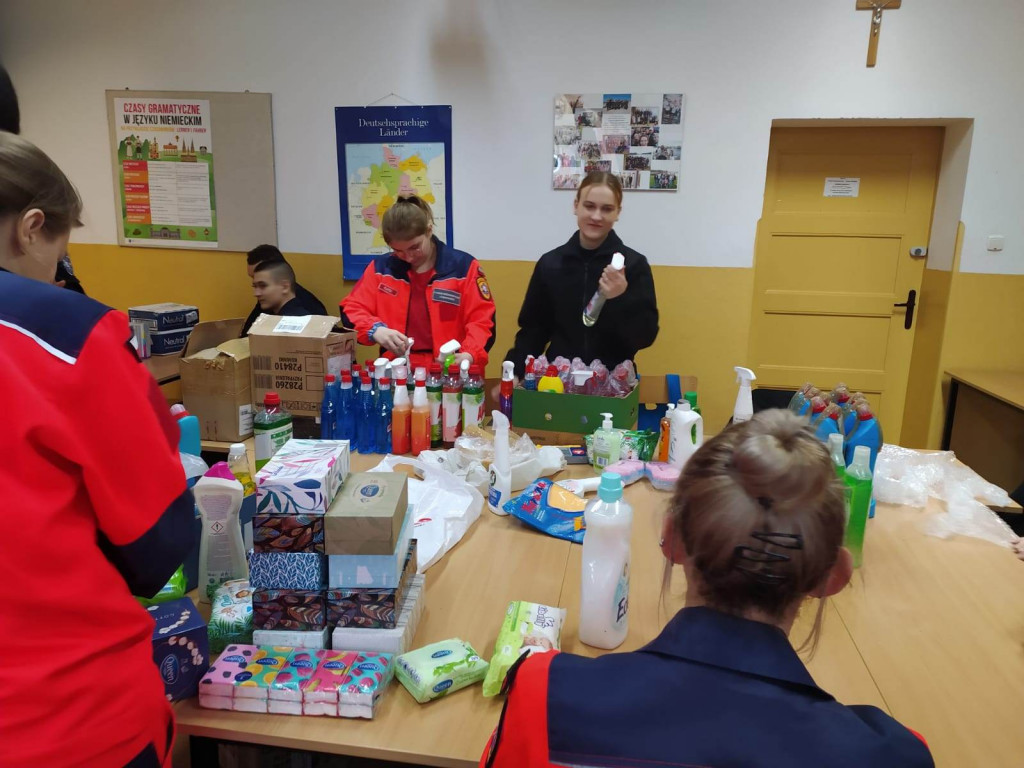 Młodzież z sercem do pomagania. Białoborskie wsparcie dla hospicjum