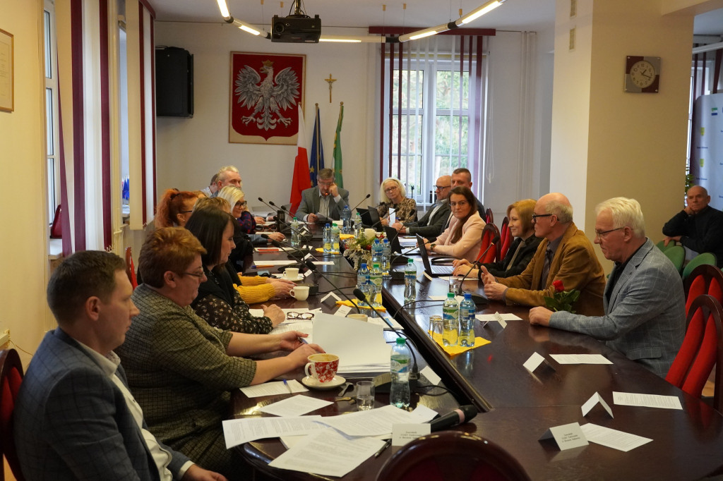 BORNE SULINOWO. Sportowcy z dyplomami, burmistrz z medalem
