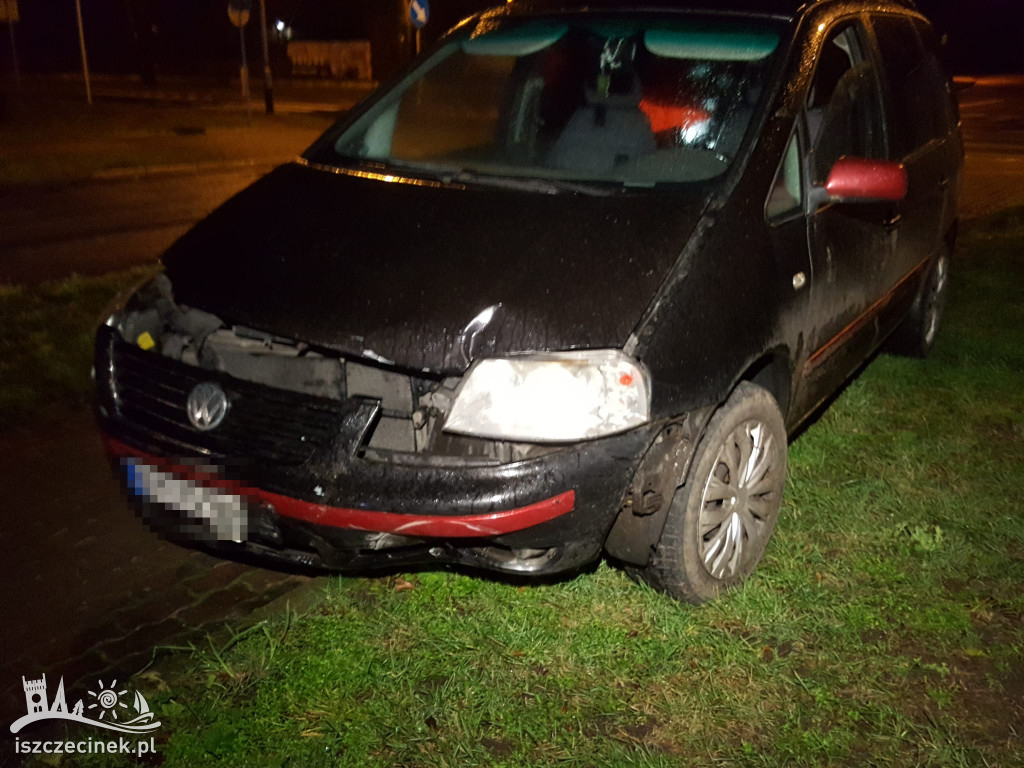 Poranna stłuczka na Słowiańskiej. Kierująca oplem wymusiła pierwszeństwo