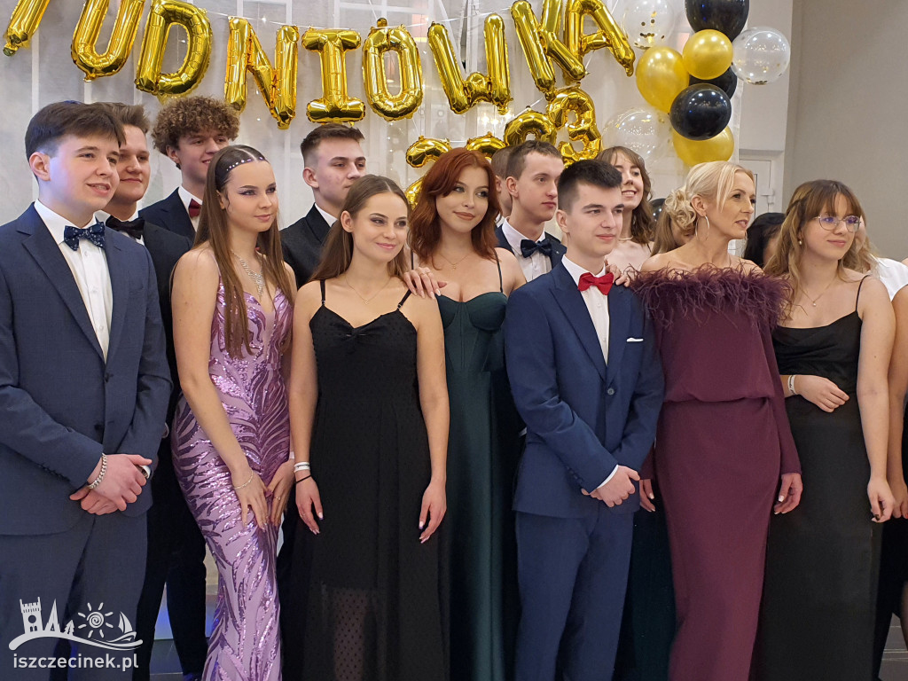 Studniówka uczniów Zespołu Szkół nr 1 w Szczecinku