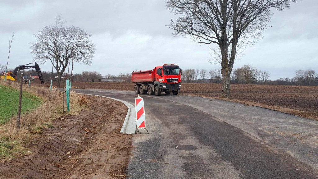Trwają zaawansowane prace przy przebudowie odcinka drogi Juchowo – Radacz