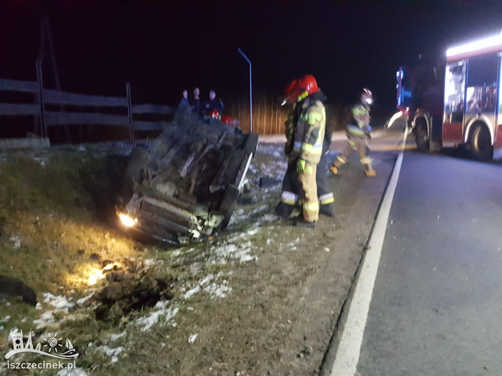 SZCZECINEK. Dachowała osobowa honda