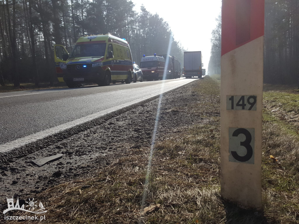 Wypadek na DK20. Dachowała ciężarówka